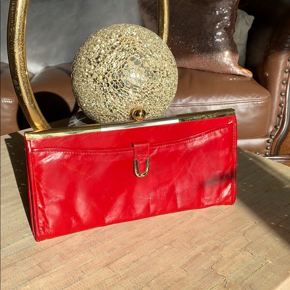 Red vintage esquire ciutch with gold accents. - Picture 1 of 4